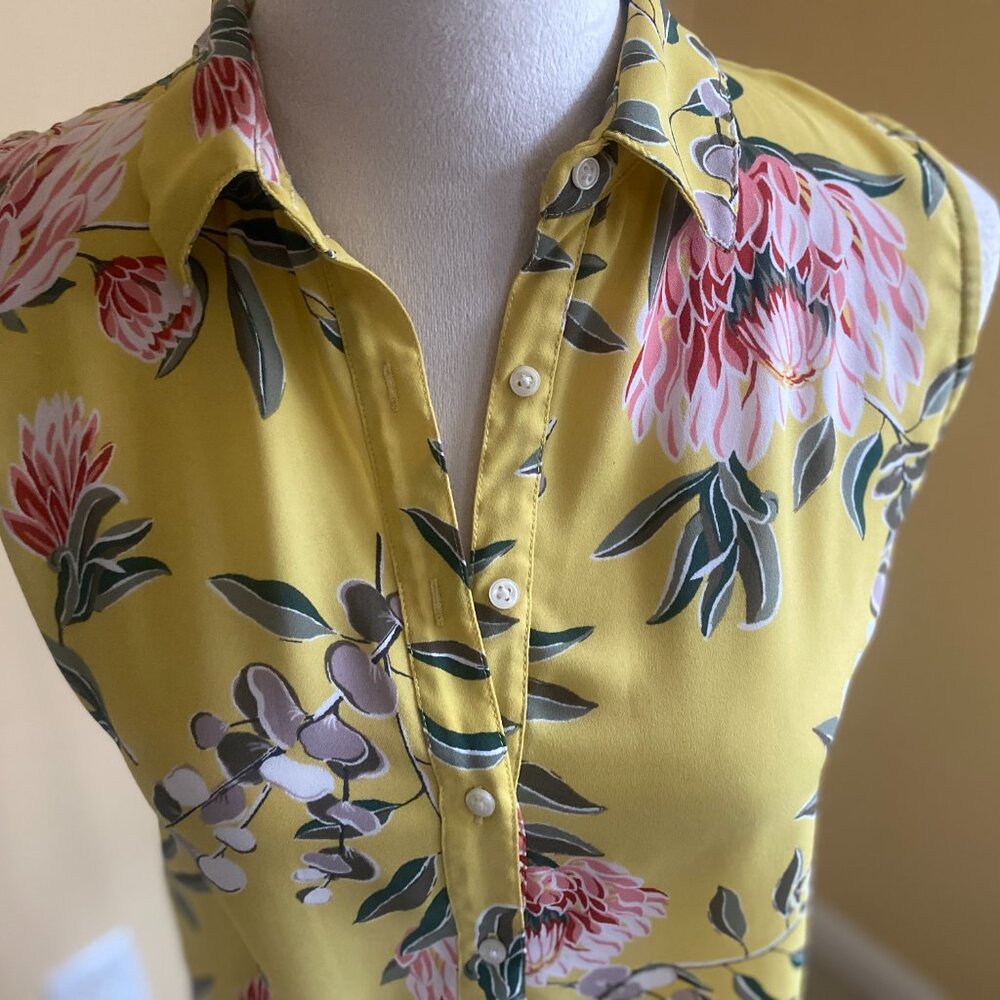 LOFT Women's Yellow Floral Sleeveless Button Down Shirt, S - Picture 3 of 6